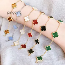 Mücevher tasarımcısı zinciri van dört yaprak yonca bilezik cleef van bileklikler kadın için Jewlery Gold lüks gümüş gümüş dört yaprak cazibe braclet kızlar hediyeler 4 yaprak