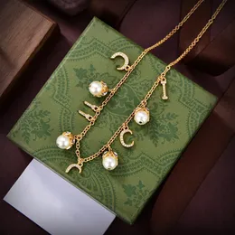 Designer di lusso in ottone collana di perle famosi francesi di marca di gioielli classico lettera pendente intarsiato strass rame di alta qualità collane con ciondoli per donne regali sorella