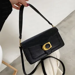 Designer axel kvinnors tote kamera handväska man läder lag stick liten fyrkantig spegel yta crossbody flip väska