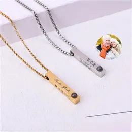 Collane Collana con proiezione di foto Ciondolo con nome con incisione Collana con foto personalizzata Collana commemorativa con ciondolo 3D inciso Coppia regalo per la famiglia