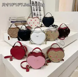 2023 Classic Logo Women's Bag Cute Heart-Moving Striped Messenger Bags New Presbyopic Love Box Women's Bag