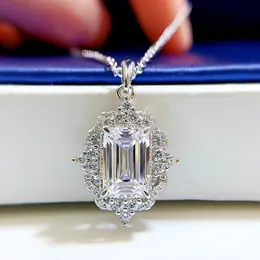 Ins ciondolo fiore fatto a mano gioielli di lusso scintillante taglio smeraldo bianco naturale moissanite pietre preziose diamanti festa donne promessa collana clavicel regalo