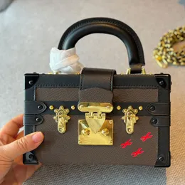 Borsa a tracolla Petite Box Mini tote rigida di alta qualità Lettere di fiori antichi Hardware dorato Manico singolo Tracolla a catena staccabile Borse a tracolla da donna