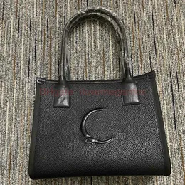 2024 Nuovo Black Fashion Luxury Women Adesa Borsa da sera in rilievo con spalla busta Testa stradale Testa Guida in pelle rossa Borsa