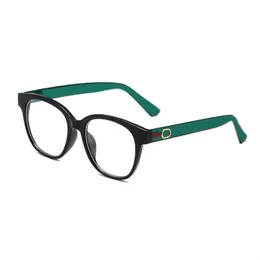 Cömert Kıdemli Tasarımcı Güneş Gözlüğü Kadınlar İnce Ayna Çerçeve Güneş Gözlükleri PC Çerçeveleri Occhiali Kaplama Altın Mektup Dekor Lüks Erkek Gözlükler HG103