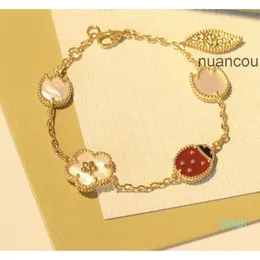 Van Clover Jewelry Cleef Bracelet Van Clover Bracelets Designer 2024 Series Ladybug Fashion Clover Charm Banglets سلسلة عالية الجودة S925 STERLING SILVE