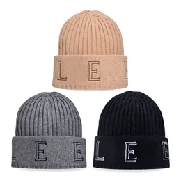 Designer beanie inverno homens beanie mulheres chapéu designer de moda chapéu tecido quente carta padrão design malhas temperamento versátil chapéu de cor sólida marcas de luxo