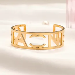 Luxury Bracelets Brand Letter Hollow Bracelets Designer Jewelry Women Bangle Fashion Wedding Engagement Gifts