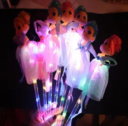 Işık up asa çubukları LED parlayan prenses bebek sihirli değnek, elbise oyuncak ile çocuklar için taklit oyun oynar Piller dahil pembe mavi 5743921