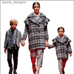 أطفال الأطفال ملابس عائلة مطابقة للملابس معطف الوالدين والطفل مومياء وأنا أزياء