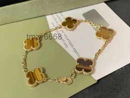 Designer 55555charm Armbanden Merk Clover Luxe Armband 18k Goud Liefde Bangle Charm 4 Blad Klavers Shining Crystal Diamond Partij Sieraden 5DQ0