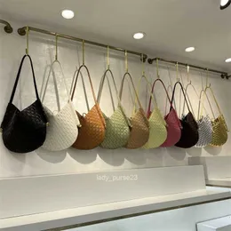 Wallte 토트 가방 Desgner Lady Cassette 2024 BV bag Summer Cowhide Women 's Woven Bags Solstice Single Shoulder Crossbody 휴대용