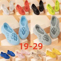 Çocuk Ayakkabı Toddler Slaytlar Köpük Koşucular Terlik Erkek Çocuklar Gençlik Çocuk Ayakkabı Çocuk Kız Runner Tasarımcısı Siyah Turuncu Pembe Beyaz Kayısı Açık Gri Hazine Mavi Boyutu 19-29