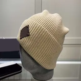 Rosa hattar designers kvinnor herr beanie hög kvalitet unisex stickad huvud varm gorras klassisk sportskalle mössor damer casual utomhus motorhuven homme gåva