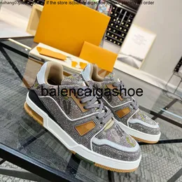 Lvity louisevittonly shoes Lv8 and Luxury Men Sports Shoes Collision Color Outsole Super Good-looking Size35-45