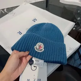 Monclair Hat Monclair Beanie Cap Mens Tasarımcı Kova Şapkaları Yeni Moda Kadın Bayanlar Sıcak Kış Beanie Büyük Sahte Kürk Pom Poms Bobble Hat Açık 855