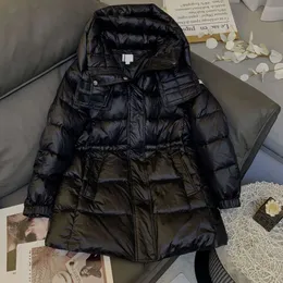 Casaco feminino outono/inverno novo fino ajuste e estilo de emagrecimento britânico longo casaco europeu bens cintura coleção high end feminino downs