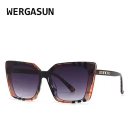 Solglasögon WergaSun Large Fashion Square Solglasögon Kvinnor Designer Luxury Womens Cat Eye Sun Glasses Vintage UV400 Outdoor Oculos de Sol YQ240120