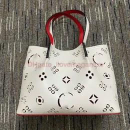 Klassisk fransk designer kvinnor axelväska ny lyxig high end affär hand väska shopping stor vit ihålig väska crossbody väska stor kapacitet röd botten väska