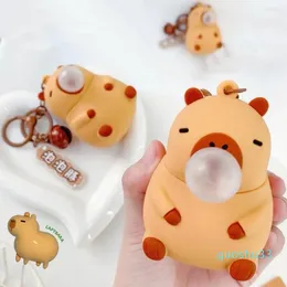 Keychains Squeeze Capybara Keychain Bubble Spitting Pendant Keyring Kawaii Toys