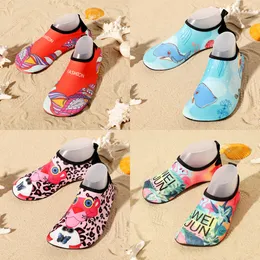 Gai Gai Soft Soled Men Women's Couple Anti Slip gränsöverskridande Ny snabbtorkning av vattenpark Simning Leisure Beach Socks and Shoes 36-45 GAI GAI