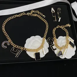 Orecchini con lettera Bracciale Collana a catena Set di gioielli Collana con amante di design Orecchini con bracciale con ciondoli per regalo donna