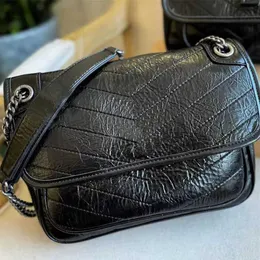 2022 designer bag Explosive oil wax tire cowhide burst crack single shoulder messenger chain b245G