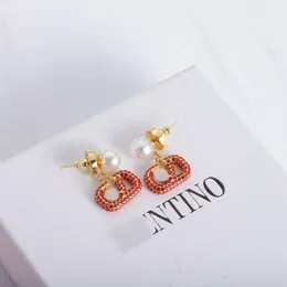 Desginer Valantino Jewelry 23 Summer New Inlaid Water Diamond Red High Grade Huajia Brass Pearl Earrings Design Temperament Earrings