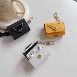 Unisex Designer Keychain Creative leather Car Key Buckle Woman Wallet Bags Pendant Purse Bag Cute Handmade Leather headset bag Keychains K440