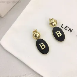 디자이너 Blenciaga Baleciaga Paris New B Letter Black Oval Earrings 여성의 순 빨간 장거리 패션 귀걸이 틈새 귀걸이