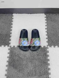 Fashion Kids Slippers Colorful Floral Print Baby Shoes بأحجام 26-35 بما في ذلك مصمم صندوق الأحذية Summer Boys Girls Sandals Jan20