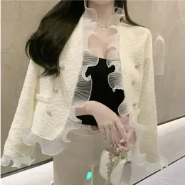 Новый осенне-зимний небольшой парфюмерный твидовый пиджак, женское ультратонкое пальто во французском стиле ретро с оборками, корейский модный элегантный топ 240123