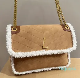 2024 Ny quiltad väska Crossbody Bag Fall Winter Chain Bag Designer Lamb Wool Matte Frosting Suede Women Underarm Shoulder Messenger Handbag Purse Gold Hardware