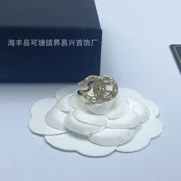 مصمم القنوات C-Letter Diamond Open Ring عالية الجودة جوفاء حلقة لؤلؤة خاتم