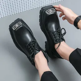 Dantel Yukarı Derby Ayakkabı Erkekler için PU Klasik Siyah Kalın Çözilmiş Kare Ayak Ayakkabı Basit ve Rahat Çok Yönlü Stil
