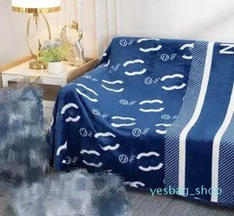 Coperta blu di design di lusso, lettera bianca, logo caldo, coperta confortevole, coperta decorativa per la stanza, con confezione regalo