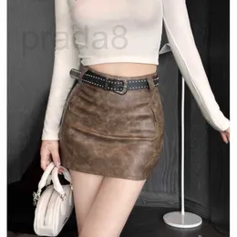 Skirts Designer CH2024 Autumn/Winter New Amber PU Leather Half Skirt Regular Version Unconventional Design Fashionable Trend Wearing Short RWZS