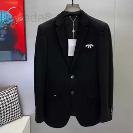 Erkekler Suits Blazers Designer 2024 Yeni Sonbahar ve Kış Moda Sandığı Özelleştirilmiş İşlemeli Takım Pamuk İş Gündelik Dış Dış 8B1U