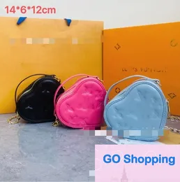 Yeni yüksek dereceli mini çanta omuz crossbody taşınabilir kalp çantaları şık ve taşınabilir kadın ruj paketi