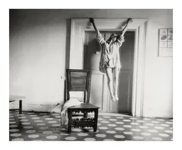 Francesca Woodman „Untitled Rome Italy 1977“, Gemälde, Poster, Druck, Heimdekoration, gerahmt oder ungerahmt, Papiermaterial 6188169