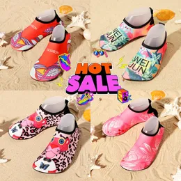 Women Beach Water Men Scarpe Swimming Sport Socks Sneaker a piedi nudi Yoga Fiess Dance Swim Surfing Sunkeling Shoe Snorkeling 36-45 Gai 965