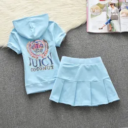 Kvinnor Tvådelklänning Summer Pure Cotton Casual Sports Set Juicy Coconut Women's Embroidered Tennis Kjol Kort ärm Huven Running Set