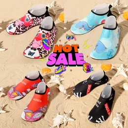 Gai Gai Gai 2024 Unisex Water Shoes 수영 다이빙 여름 아쿠아 비치 샌들 플랫 신성 해변 비 슬립 스니커 양말 슬리퍼 남자 여자 크기 36-45