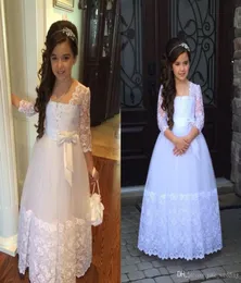 2020 Söt prinsessan Flower Girl Dress Illusion spets ärmar pärlor härlig båge lång formell vintage blommor klänning för bröllop först4306064