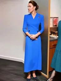 Giacca a vento da principessa Kate Middleton Autunno Nuovo Cappotto midi con scollo a V sexy elegante con scollo a V alla moda blu di lusso per feste sul posto di lavoro
