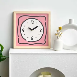 벽시계 단단한 나무 사각형 벽 시계 만화 예술 조용한 시계 시계 시계 시계 펀치 구멍 오리지널 나무 스타일 장식 귀여운 시계