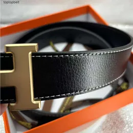 Projektanci mężczyzn Klasyczny biznes Fashion Business Casual Belt Hurtowe męskie pasek Pasek damski metalowa klamra skórzana szerokość 3,8 cm z pudełkiem darmowy statek 10a