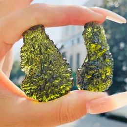 Collier Unique en pierre de cristal d'aérolites Moldavite naturelle, pendentif d'énergie apotropaïque, corde libre