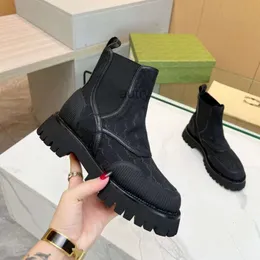 2024 Classic Martin Boots Platform Women Designer Designer Grube Soled Buty moda Lady Zipper Krótki pustyni buty buty z grubą obcasami obcasami dużych rozmiarów 35-45