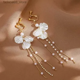 Stud 2023 New Trend Fashion Section Shell Petal Petal Learl Shell shell الأنيقة والرائعة للأقراط النسائية هدية عيد ميلاد Q2112